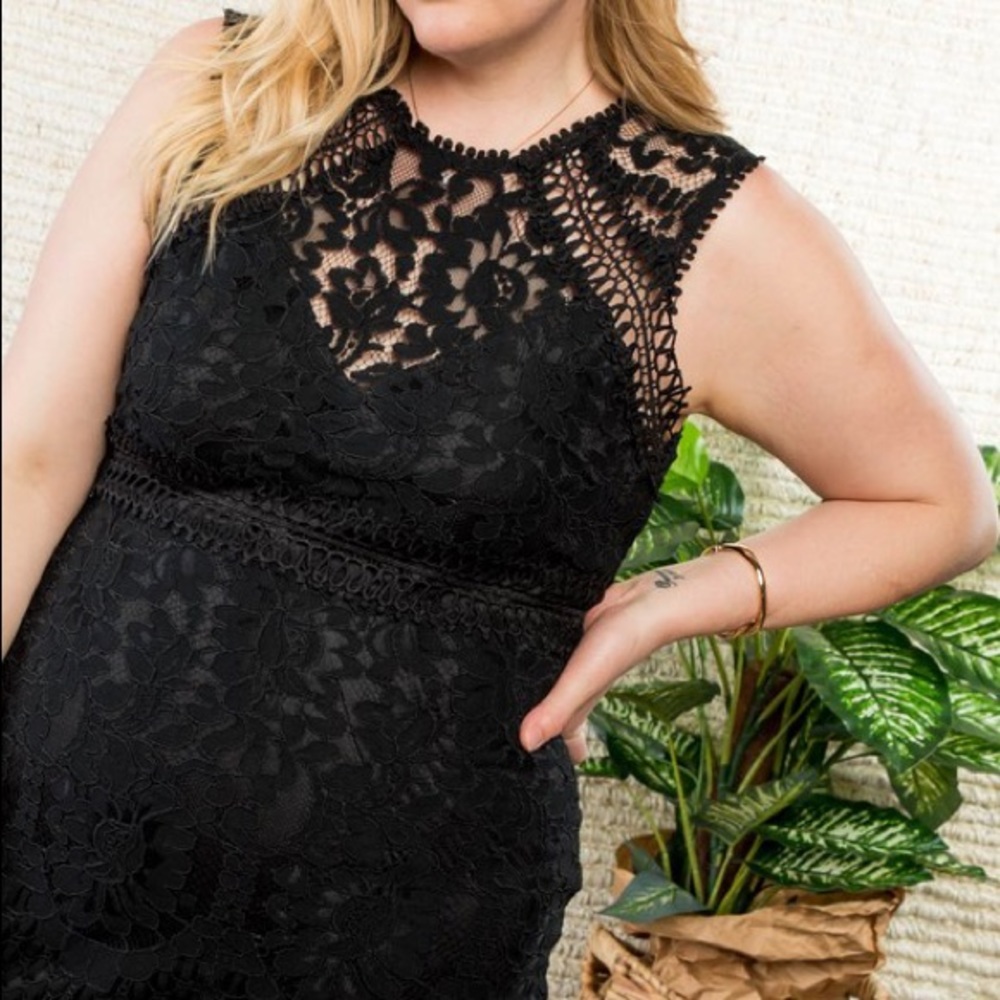 One left! Black Lace Detail Dress - Picture 4 of 8